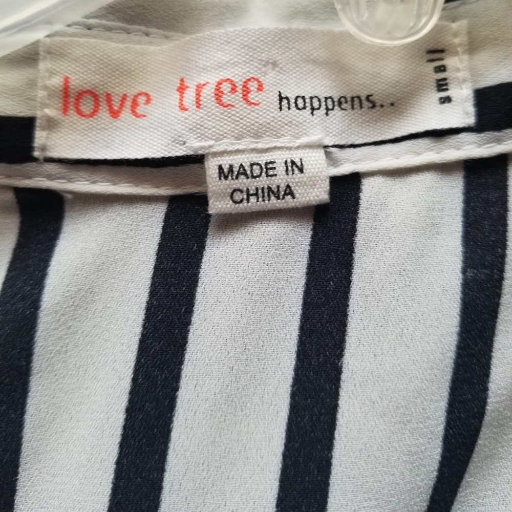 Button down - Picture 3 of 3